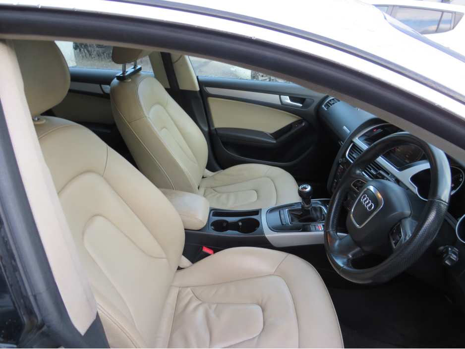 2011 Audi A5 - image 3