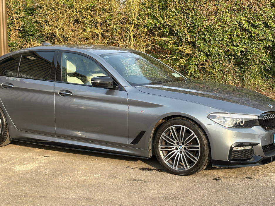 2017 BMW 5 Series - image 2