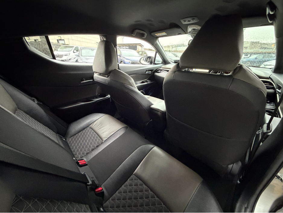 2023 Toyota C-HR HYBRID. .. #12 MONTH WARRANTY INCLUDED# .. FINANCE AVAILABLE €22,750