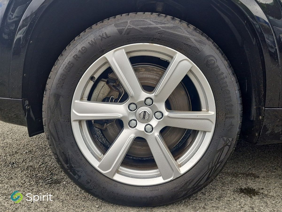 2022 Volvo XC90 - image 9