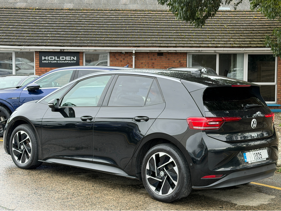 2025 Volkswagen ID.3 - image 12