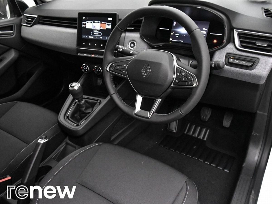 2025 Renault Clio - image 6