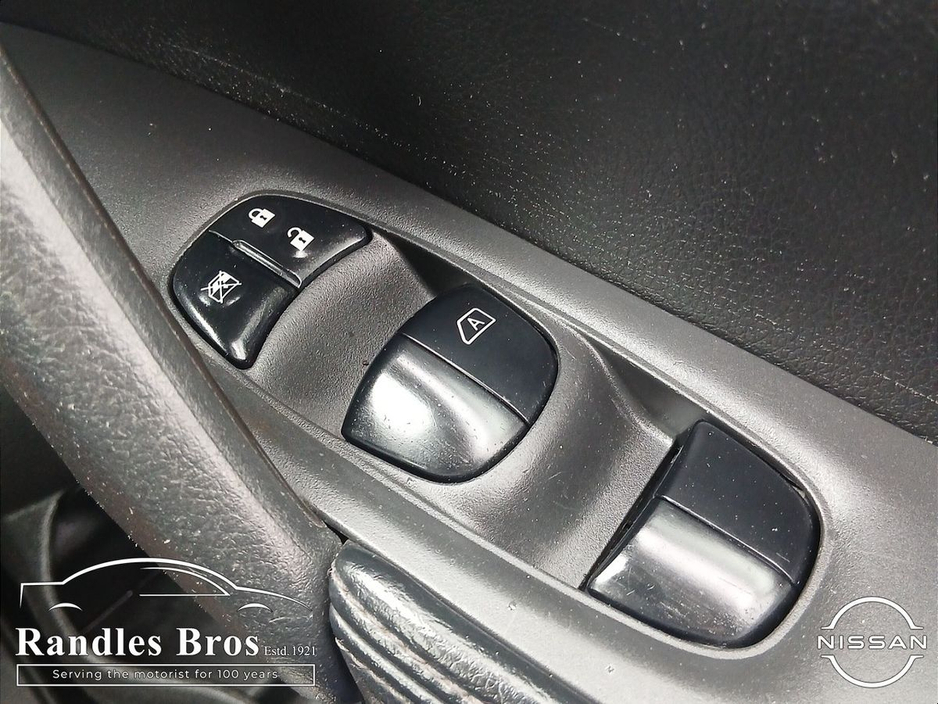 2016 Nissan X-Trail - image 19