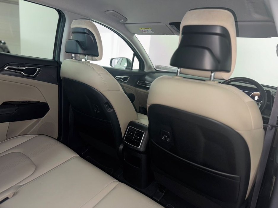 2022 Kia Sportage - image 5