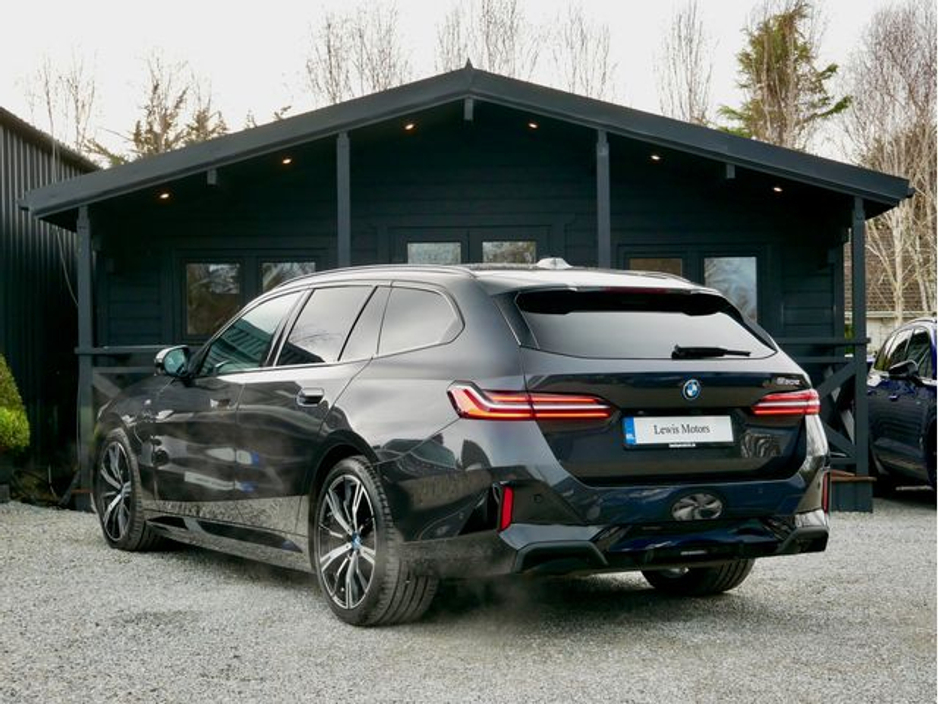 2025 BMW 5 Series - image 4