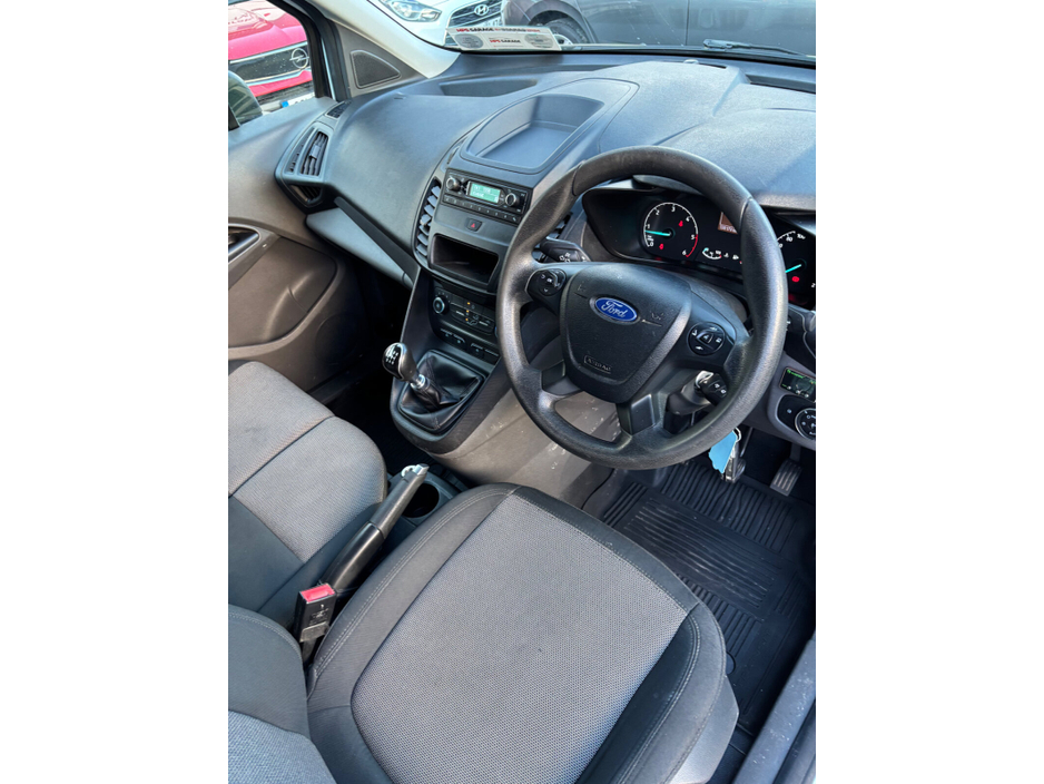 2020 Ford Transit - image 21