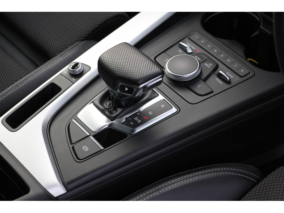 2016 Audi A4 - image 5