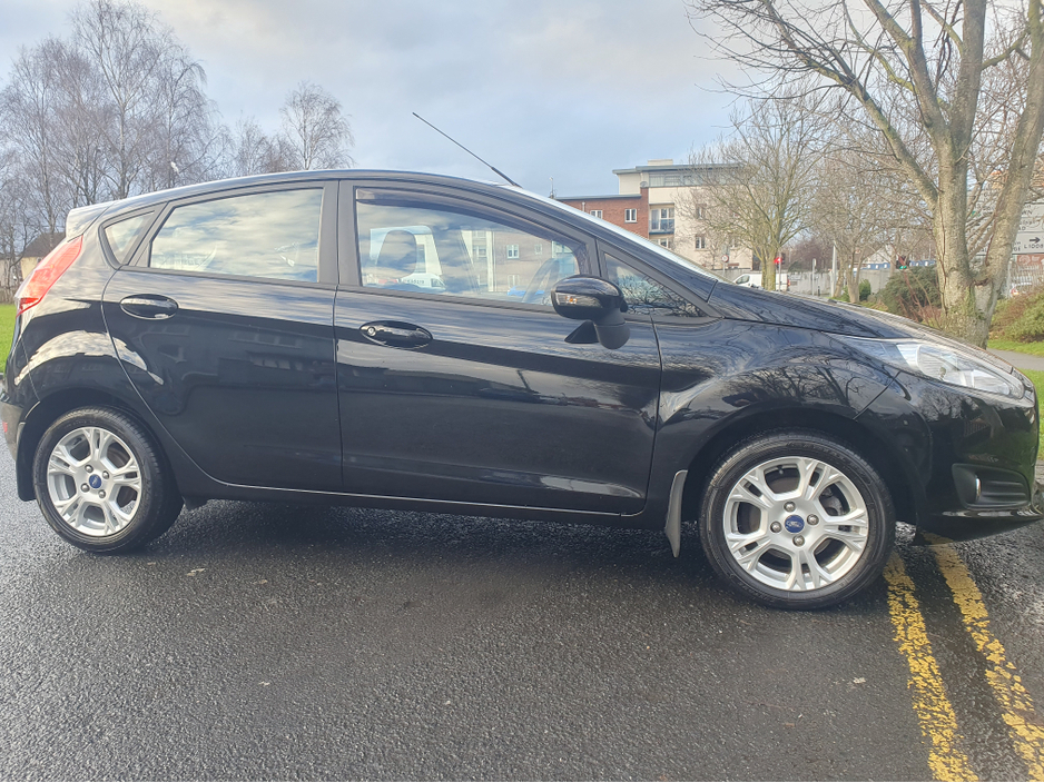 2016 Ford Fiesta ZETEC 1.0 65PS, 61,000KM !!! , Full Service History €9,995