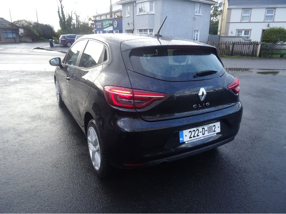 2022 Renault Clio - image 6
