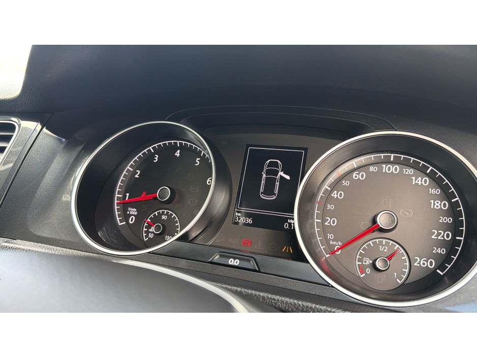 2017 Volkswagen Golf - image 25