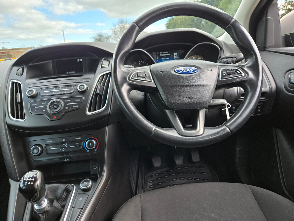 2015 Ford Focus - image 13