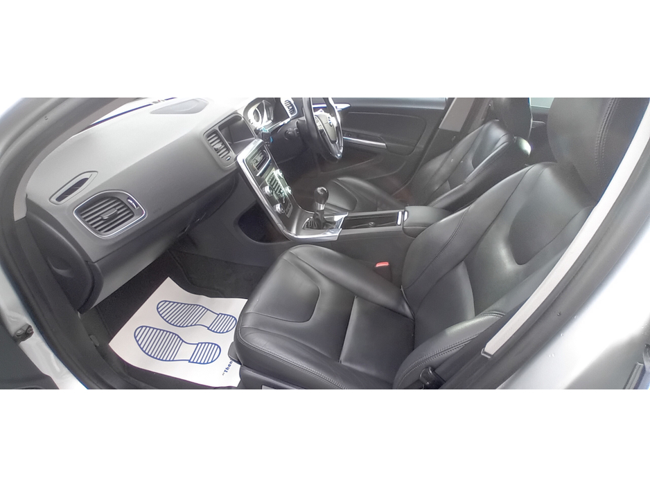 2015 Volvo V60 D2 SE 5DR...LOW MILEAGE... €10,950