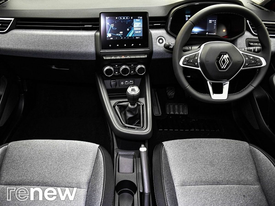 2025 Renault Clio - image 2