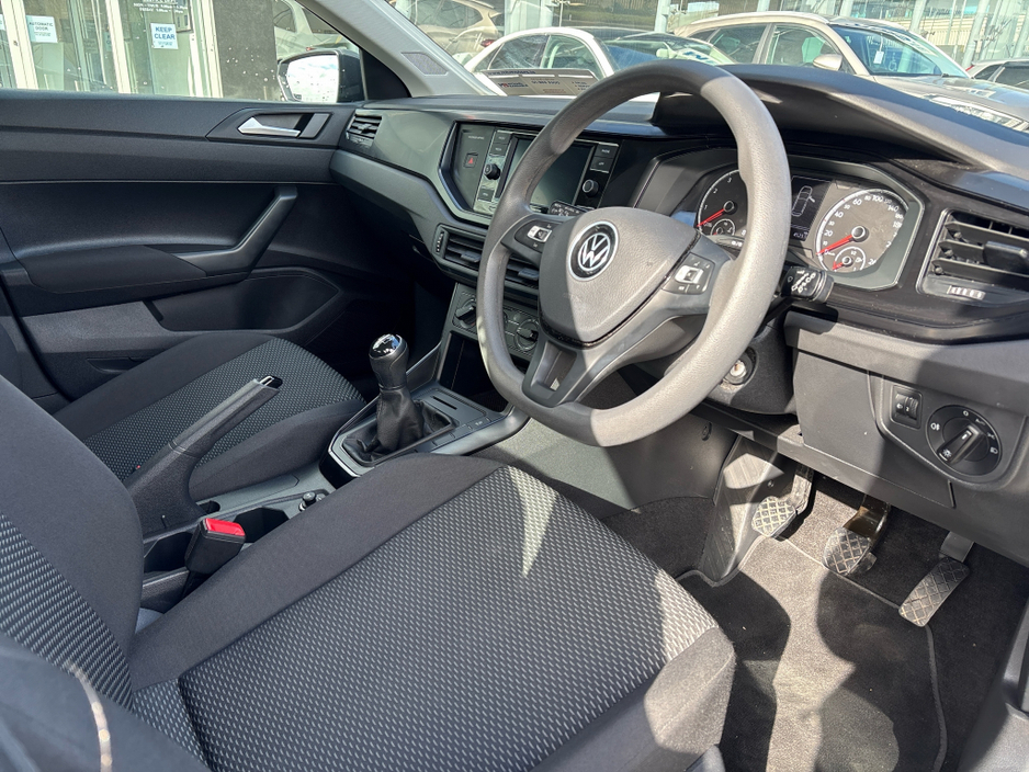 2021 Volkswagen Polo - image 6
