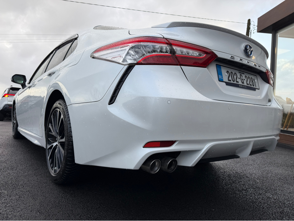 2020 Toyota Camry - image 7