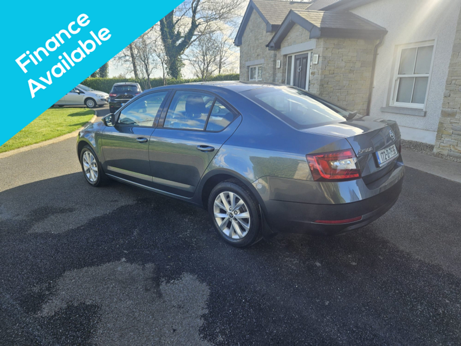 2017 Skoda Octavia - image 5