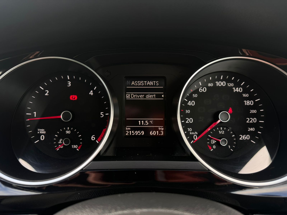 2017 Volkswagen Jetta - image 24