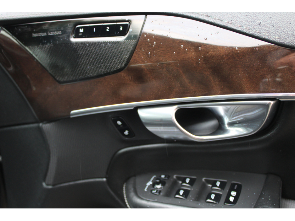 2019 Volvo XC90 - image 13