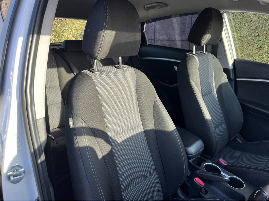 2015 Hyundai i30 - image 11