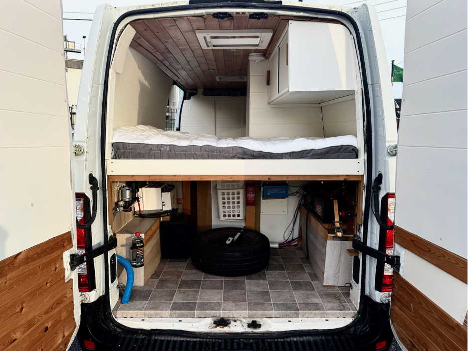 2011 Renault Master - image 5