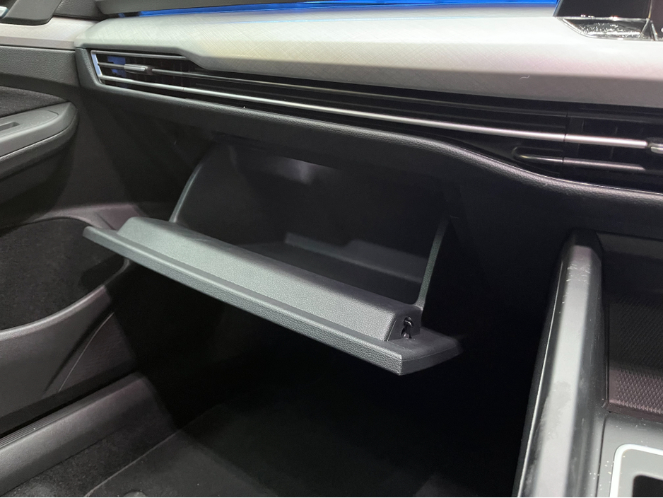 2024 Volkswagen Golf €32950 2024 VOLKSWAGEN GOLF 2.0 TDI ACTIVE ADVANCE PLATINUM ED 2.0 AUTOMATIC / CRUISE CONTROL / REVERSE CAMERA / HEATED SEATS / AMBIENT LIGHTS €32,950