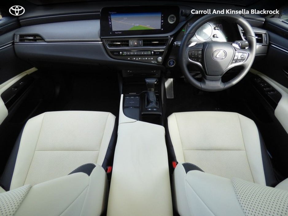 2021 Lexus ES 300 H - image 8