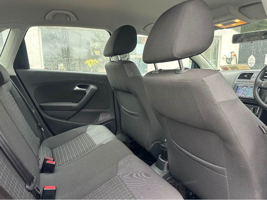 2017 Volkswagen Polo - image 23