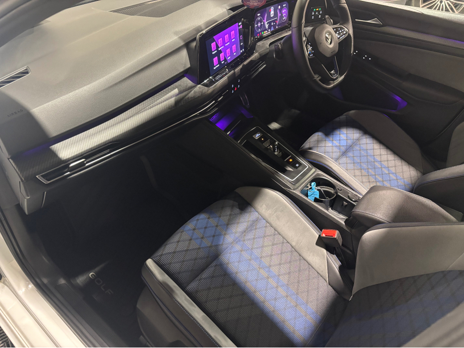 2021 Volkswagen Golf - image 17