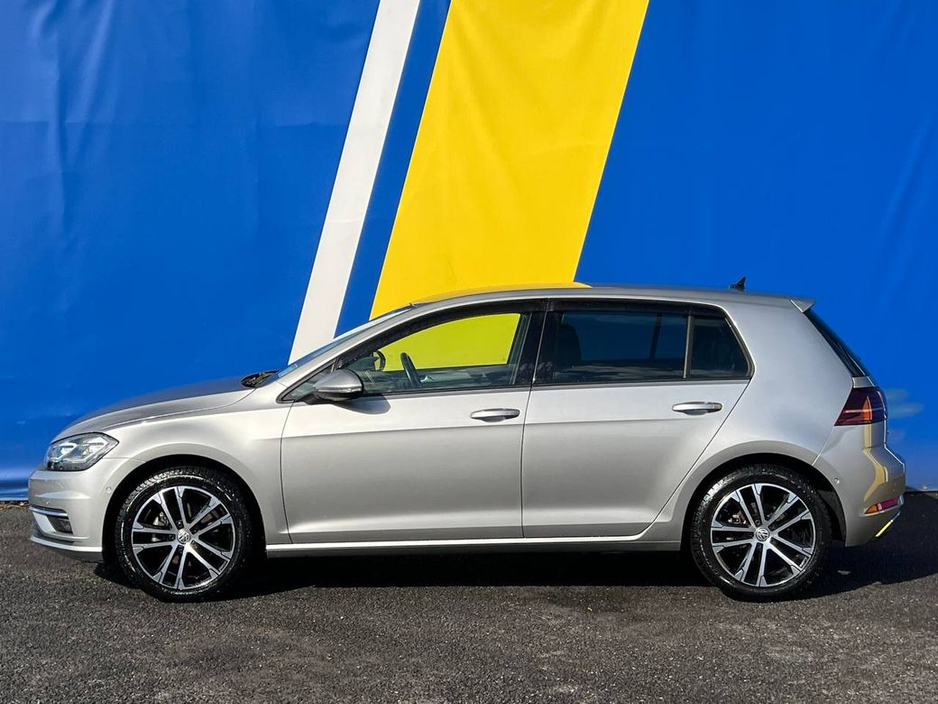 2020 Volkswagen Golf - image 3