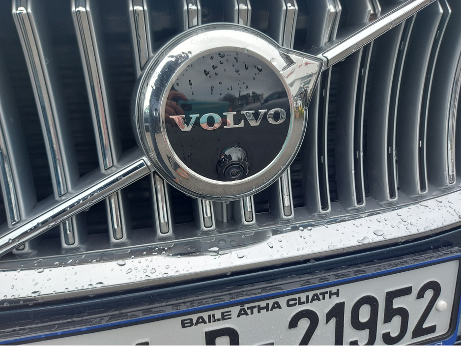 2023 Volvo XC90 - image 11