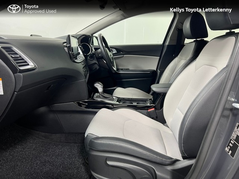 2021 Kia XCeed - image 6