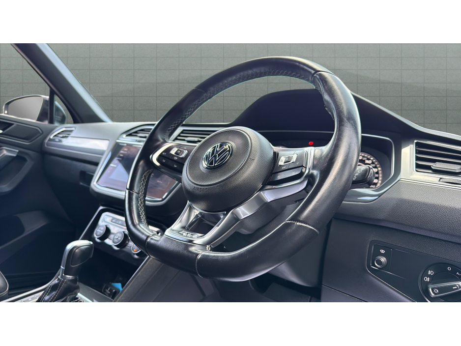 2018 Volkswagen Tiguan - image 12