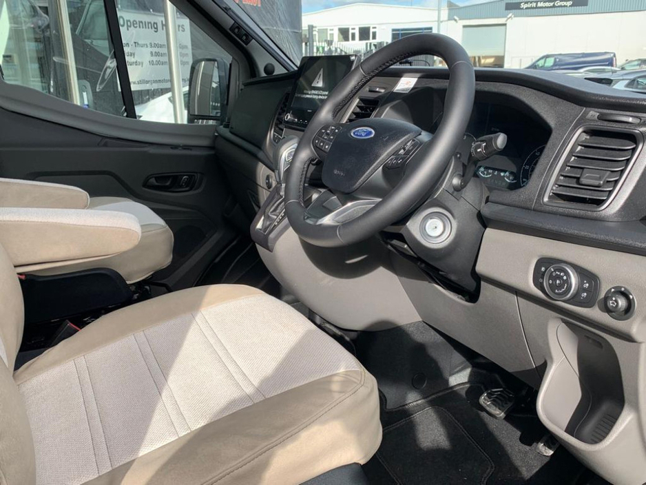 2025 Ford Transit - image 5