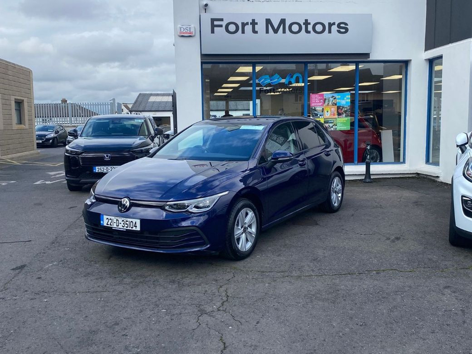 2022 Volkswagen Golf - image 2