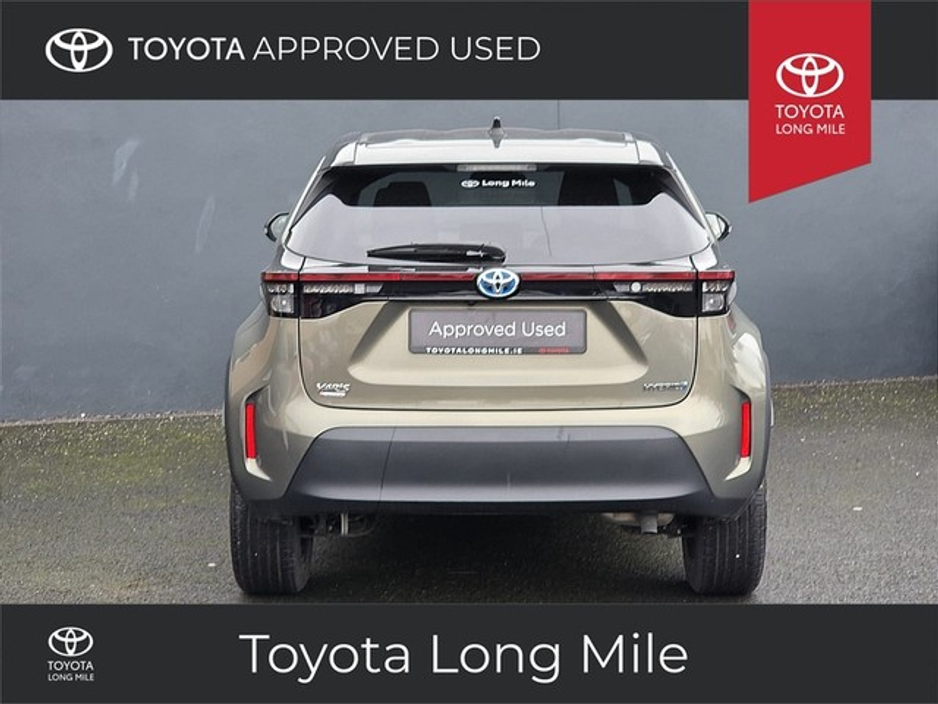 2025 Toyota Yaris Cross - image 4