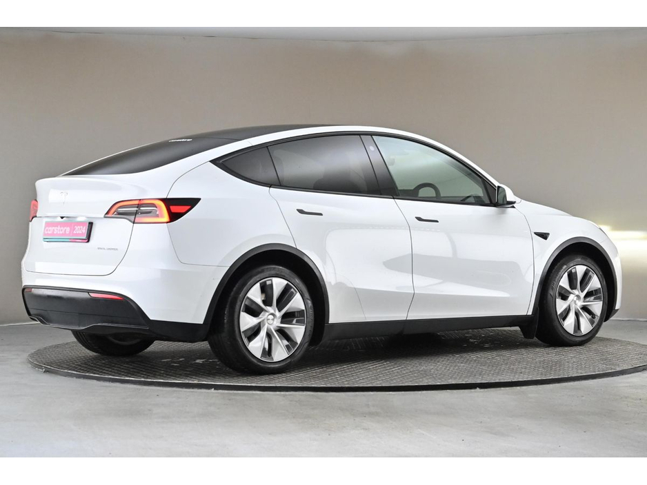 2024 Tesla Model Y LONG RANGE AWD Dual Motor €37,490