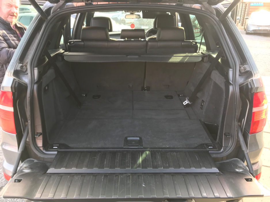2009 BMW X5 - image 30