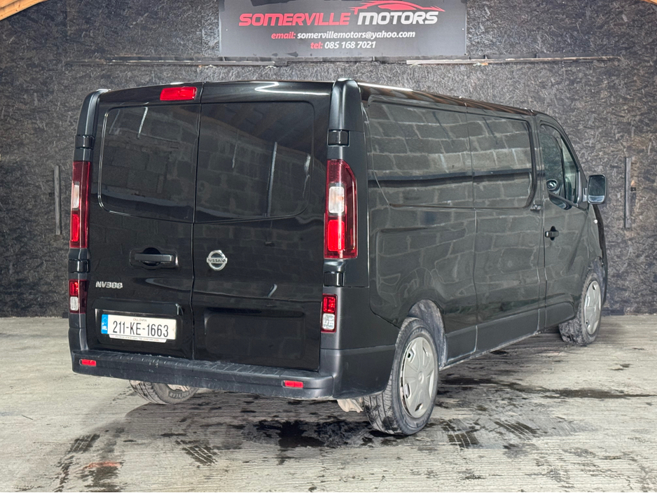 2021 Nissan NV300 - image 4