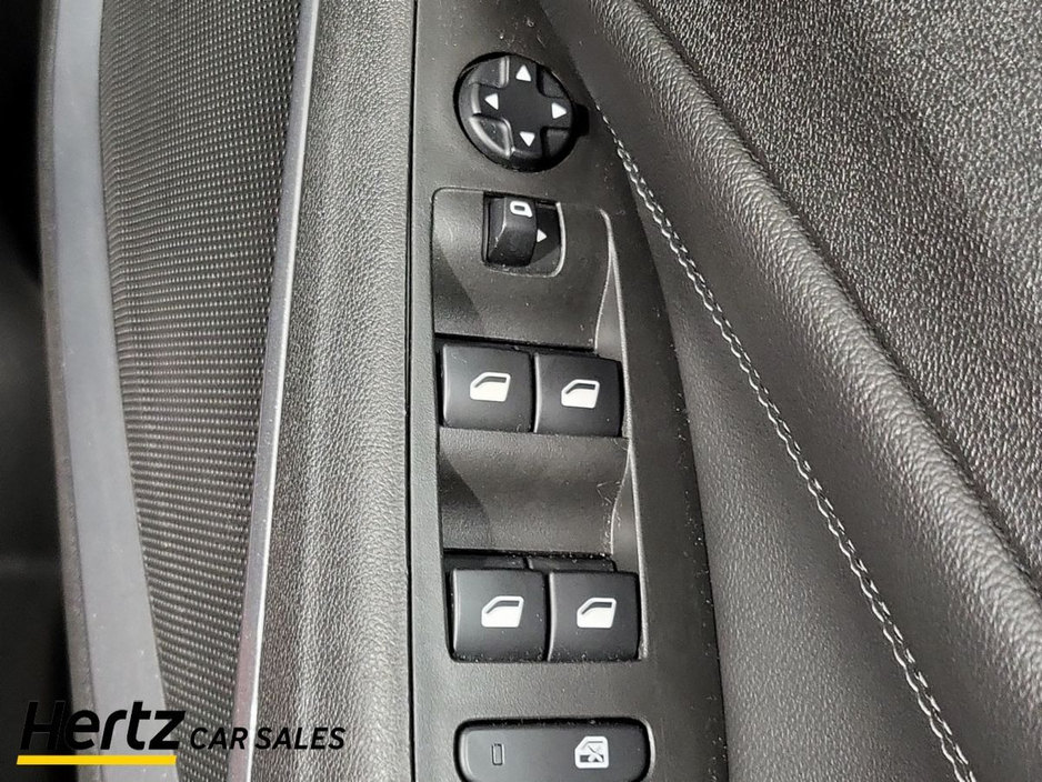 2022 Opel Crossland - image 18