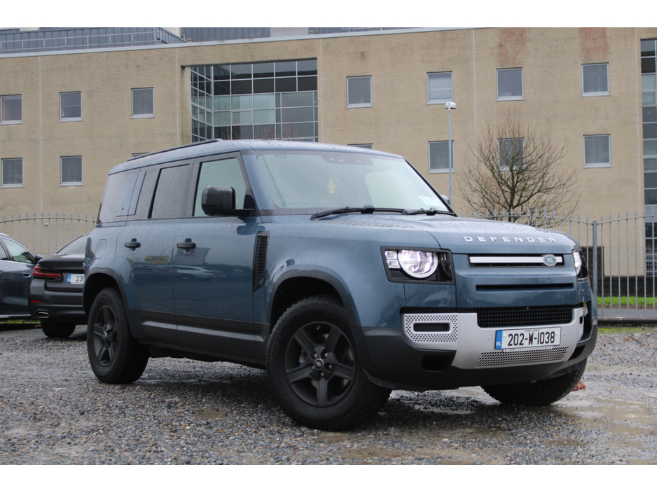 2020 Land Rover Defender - image 8