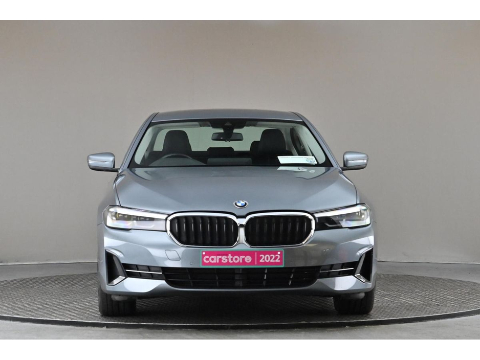 2022 BMW 5 Series - image 2