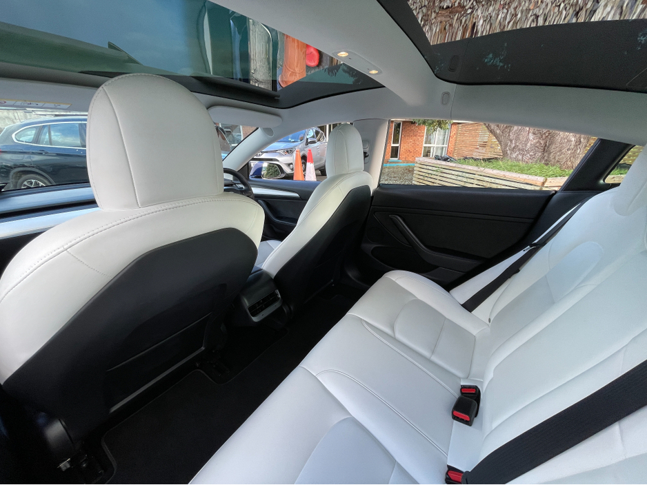 2021 Tesla Model 3 - image 24