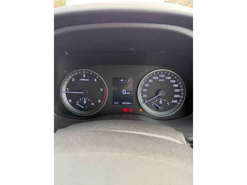 2016 Hyundai Tucson - image 14