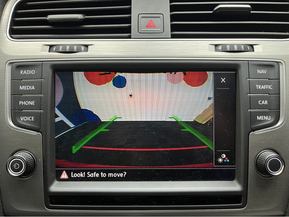 2015 Volkswagen Golf - image 17