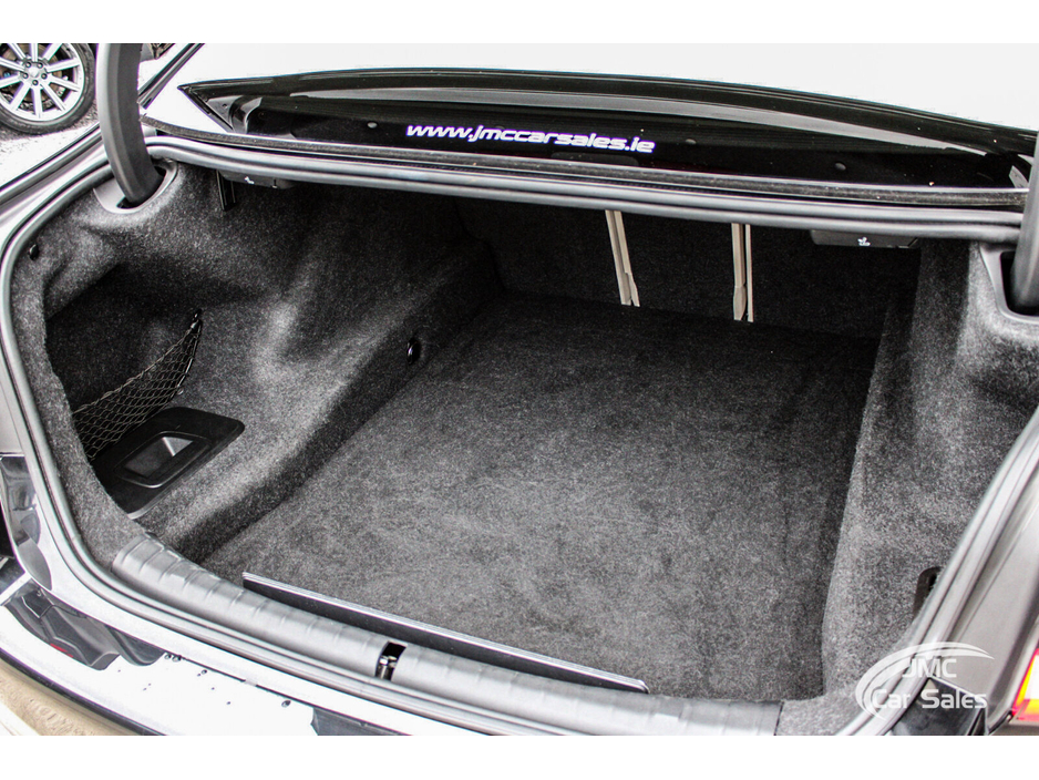 2021 BMW 5 Series - image 29