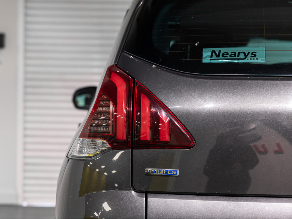 2016 Peugeot 3008 - image 10