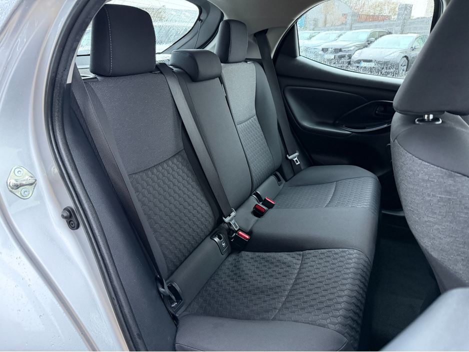 2023 Toyota Yaris 1.5 HYBRID LUNA..rear camera..warranty includedd €16,950