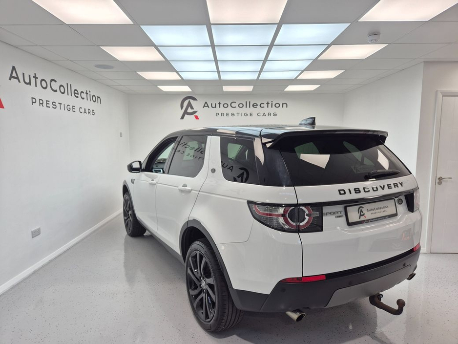 2017 Land Rover Discovery Sport - image 2