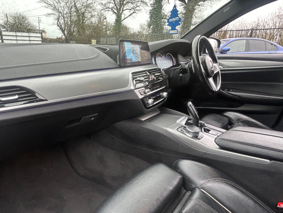 2018 BMW 5 Series - image 16