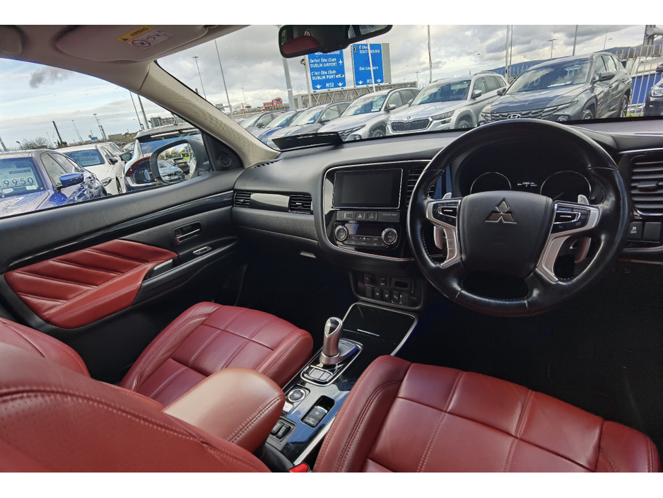 2018 Mitsubishi Outlander - image 13